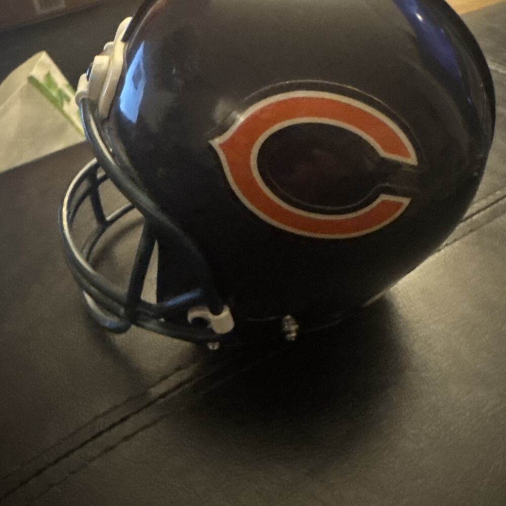 Riddell NFL Chicago Bears Mini Football Helmet Mini Piggy Coin Bank W/ Key